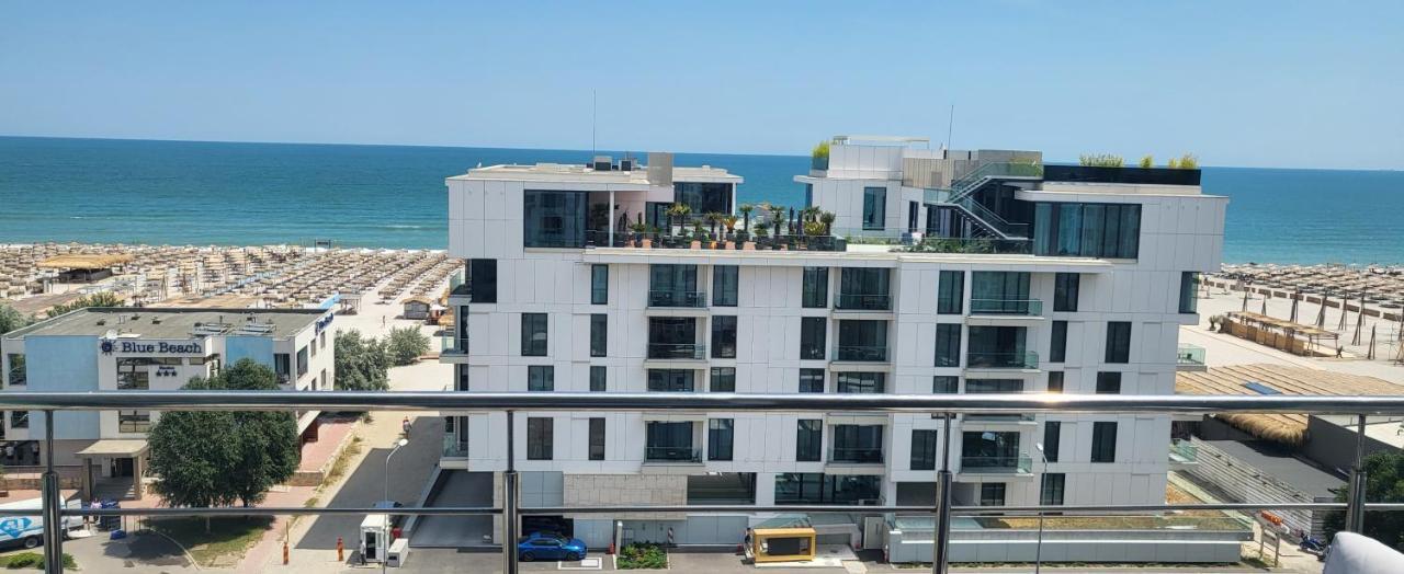 Luna Rossa Sumerland Mamaia